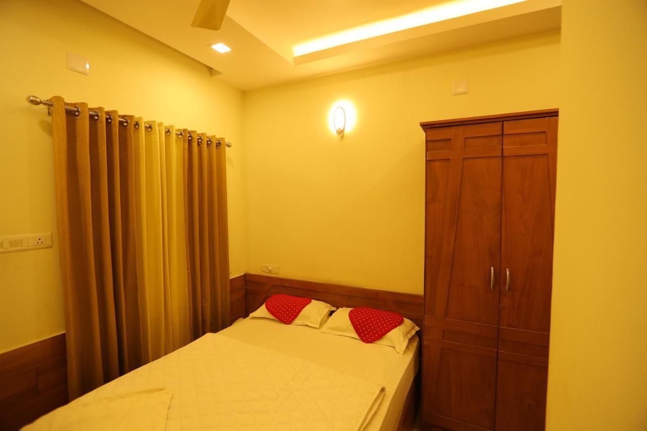 Sapphire Inn Nedumbassery Kültér fotó