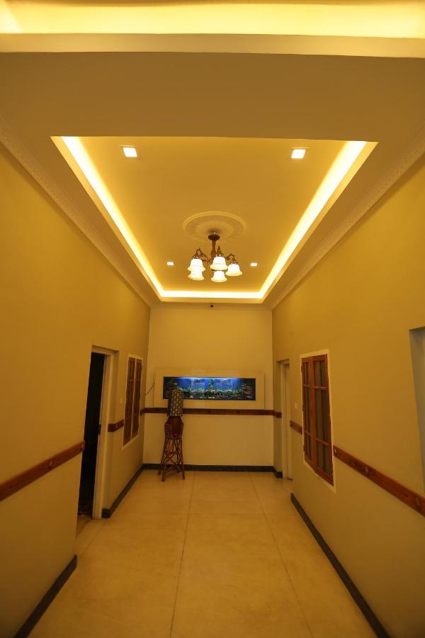 Sapphire Inn Nedumbassery Kültér fotó