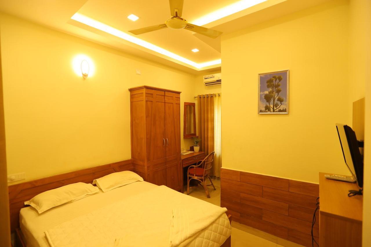 Sapphire Inn Nedumbassery Kültér fotó